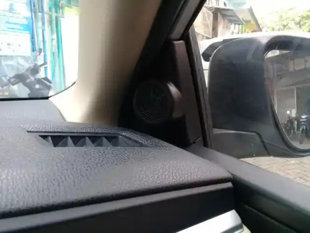 Foto - Mau Tingkatkan Head Unit? Jangan Abaikan Tweeter