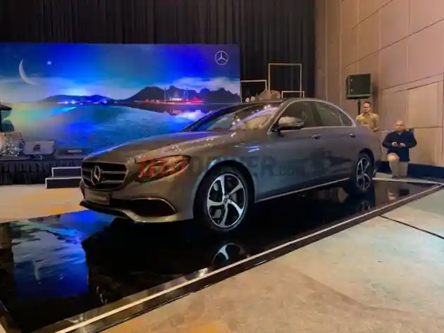 Foto - Cara Mercedes-Benz Indonesia Hadapi 'Harga Sedan Turun'