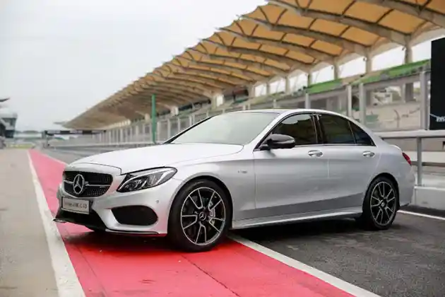 Foto - Mercedes-AMG Varian 43. Tenaga Buas Harga Bersahabat