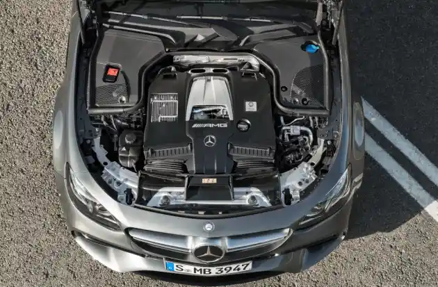 Foto - Mercedes-AMG E 63 Resmi Diperkenalkan, Akselerasi Kini Setara Supercar