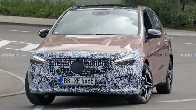 Foto - SPY SHOT: Mercedes-Benz B-Class Facelift