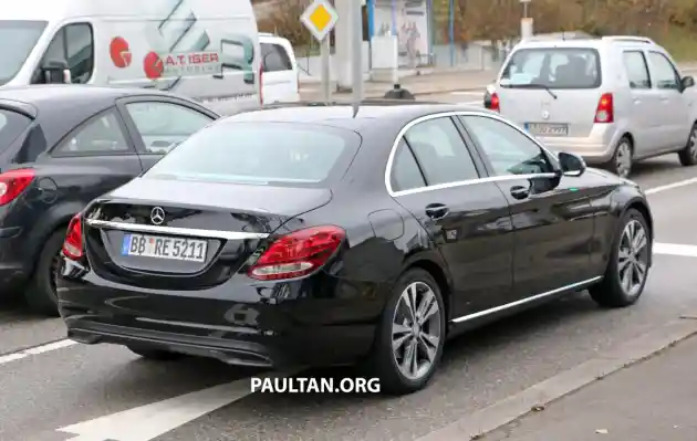 Foto - SPY SHOT: Mercedes-Benz C-Class 2017. Ini Prediksi Ubahannya