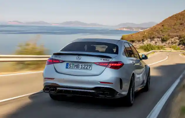 Foto - Mercedes-AMG C63 Resmi Debut Dunia, Jadi Mobil Bermesin 4 Silinder Terkuat Di Bumi