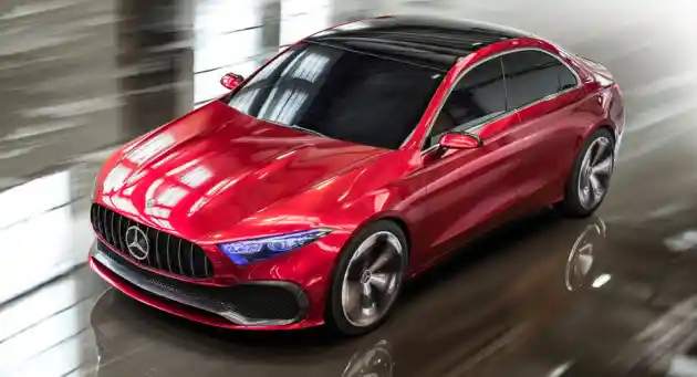 Foto - Mercedes-Benz Perkenalkan A-Class Sedan Di Tiongkok