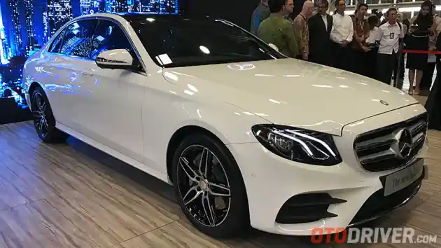 Foto - Daftar Harga Mercedes-Benz Terbaru (Januari 2017)