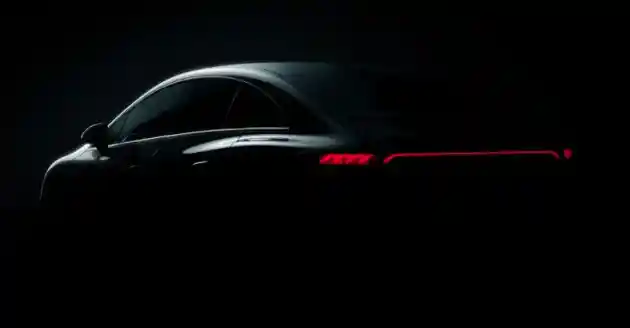 Foto - Mercedes-Benz Tampilkan Teaser EQE Yang Akan Debut Dunia 5 September Mendatang