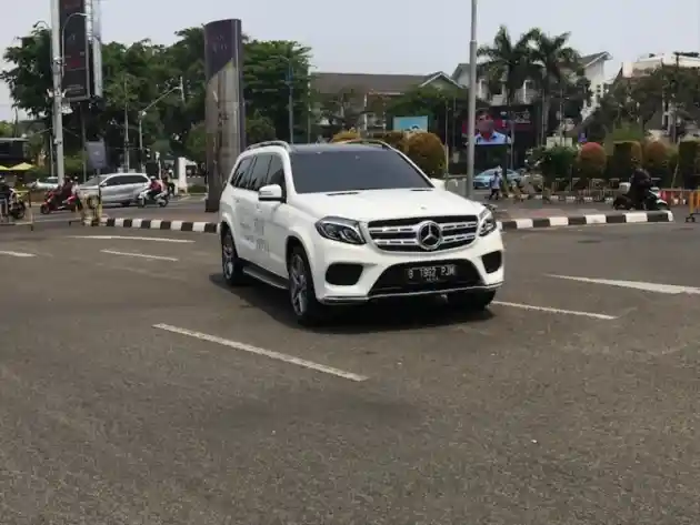 Foto - First Drive: Mercedes-Benz GLS 400 AMG Line 2018