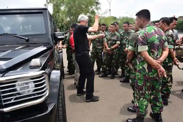 Foto - Intip Keseruan Paspampres Berlatih Pakai Mercedes-Benz (10 Foto)