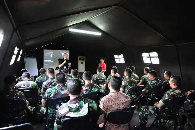 Foto - Intip Keseruan Paspampres Berlatih Pakai Mercedes-Benz (10 Foto)