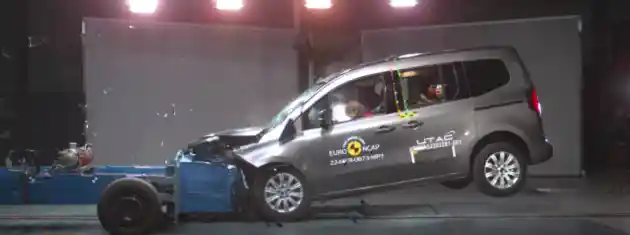 Foto - VIDEO: Crash Test Mercedes-Benz T-Class (Euro NCAP)