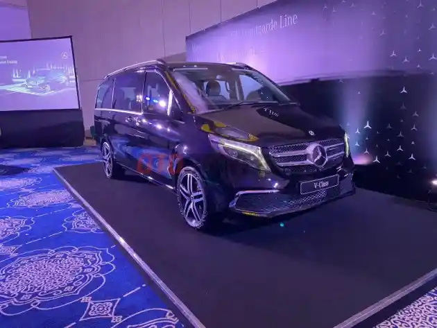 Foto - Daftar Harga MERCEDES-BENZ Terbaru (Oktober 2022)