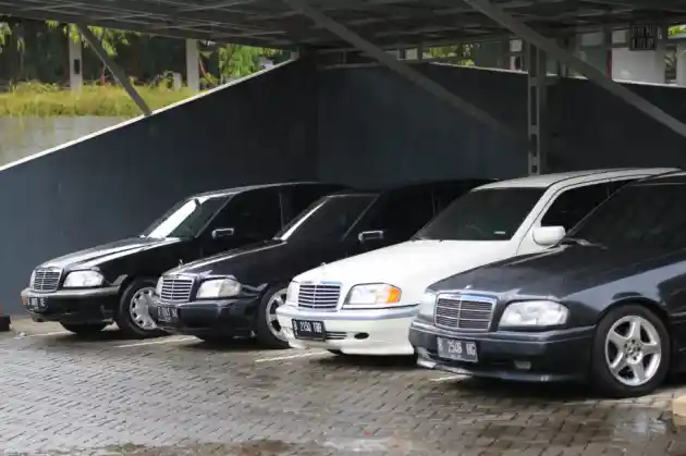 Foto - Mercedes-Benz W202 Club Indonesia Mantapkan Rencana Touring