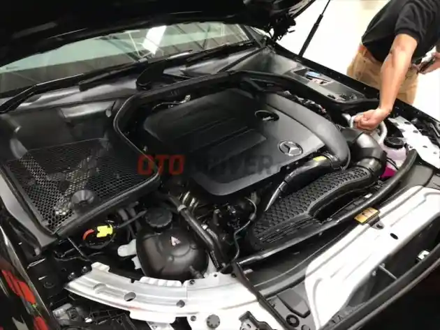 Foto - Mercedes-Benz C200 Mesinnya Mengecil Justru Dapati Beberapa Keuntungan