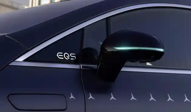 Foto - Mercedes Kenalkan Lampu Turtuoise Sebagai Penanda Mobil Autonomous