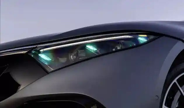 Foto - Mercedes Kenalkan Lampu Turtuoise Sebagai Penanda Mobil Autonomous