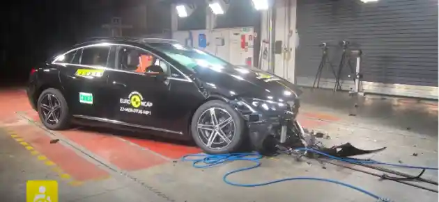 Foto - VIDEO: Crash Test Mercedes-EQ EQE (Euro NCAP)