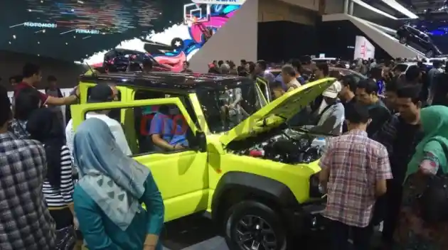 Foto - Jimny Sabet Gelar Tertinggi World Urban Car Award 2019