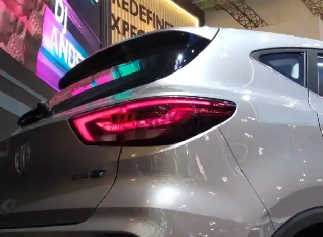 Foto - GALERI: Melihat Lebih Dekat Detail MG ZS EV di GIIAS 2022