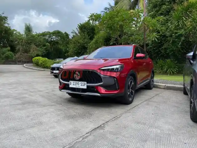 Foto - New MG HS Resmi Meluncur Dengan Harga Rp 455 Juta, Dilengkapi Fitur Semi Otonom