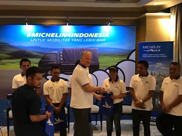 Foto - Michelin Peduli Keselamatan Pengemudi Armada Niaga Ringan