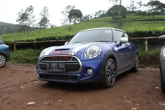 Foto - FIRST DRIVE: MINI Cooper S 3-Door 2019