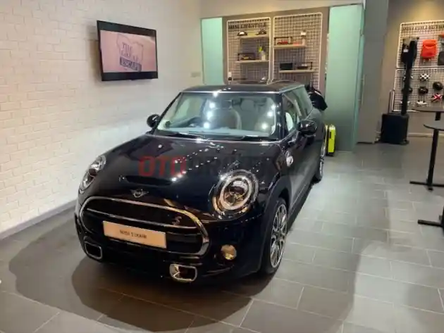 Foto - GALERI: MINI 3-Door Black Edition (18 Foto)