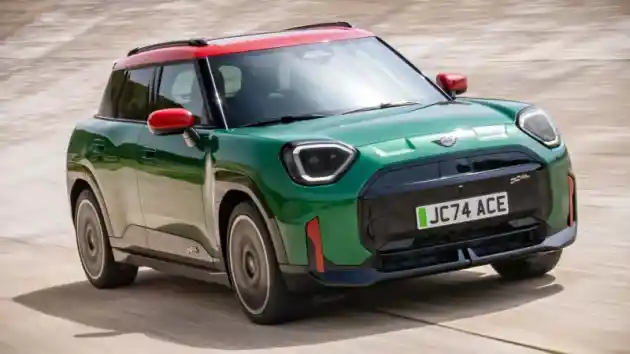 Foto - MINI JCW Penggerak Listrik Resmi Debut Dunia