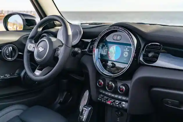 Foto - Si Manis MINI Convertible Akan Kembali Dirilis 2023, Simak Bocorannya