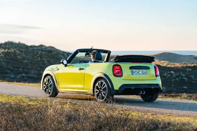 Foto - Si Manis MINI Convertible Akan Kembali Dirilis 2023, Simak Bocorannya