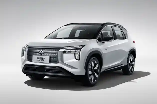 Foto - SUV Mitsubishi Berwajah Xpander Muncul Di Guangzhou Auto Show 2021