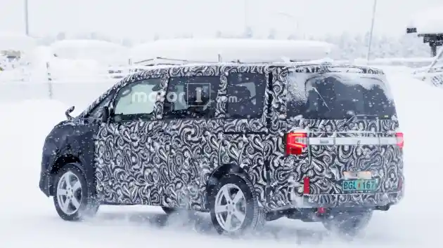 Foto - SPY SHOT: Mitsubishi Delica Generasi Terbaru Mirip Xpander