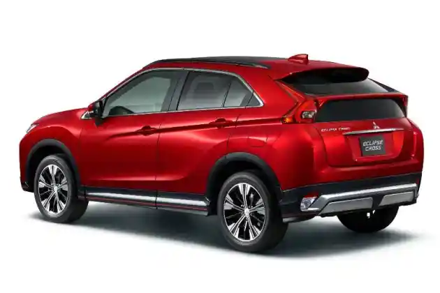 Foto - Mitsubishi Eclipse Cross Gunakan Mesin Diesel di Jepang