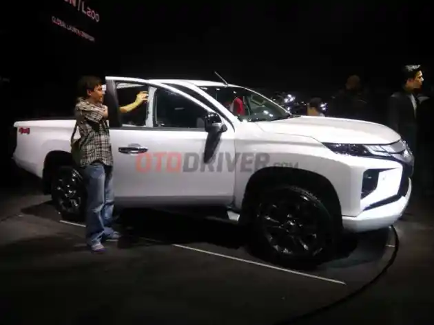 Foto - Mesin Turbo Diesel New Triton Lebih Kecil Tapi Tenaga Besar