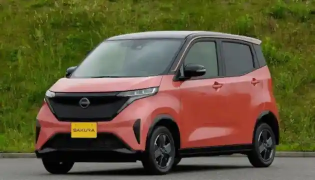 Foto - Kolaborasi Nissan-Mitsubishi Dijual Rp 200 Jutaan, Siap Tantang Wuling Air EV?