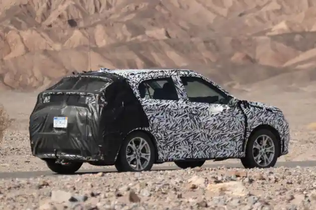 Foto - SPY SHOT: Mitsubishi Outlander Sport 2017