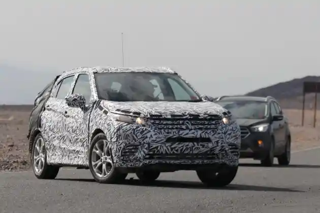 Foto - SPY SHOT: Mitsubishi Outlander Sport 2017