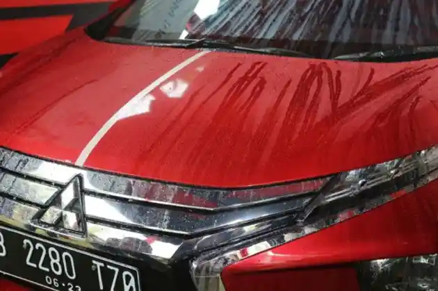 Foto - Produk Mitsubishi ini Bikin Permukaan Bodi Punya Efek "Daun Talas", Harga Nyaris RP 500 Ribu