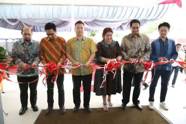 Foto - Dealer Baru Mitsubishi Resmi Berdiri di Duri