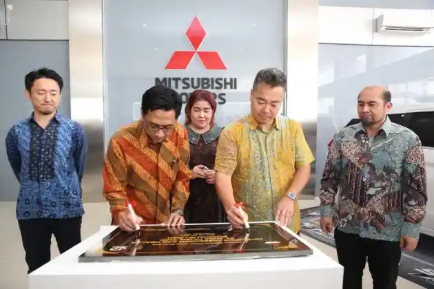 Foto - Dealer Baru Mitsubishi Resmi Berdiri di Duri