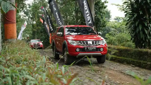 Foto - Mitsubishi Edukasi Ratusan Pengguna Double Cabin Perdalam Ilmu Off Road