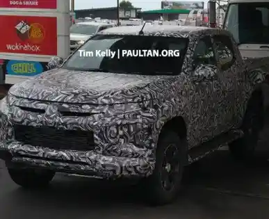 Foto - SPY SHOT: Mitsubishi Triton Facelift Bermuka Xpander