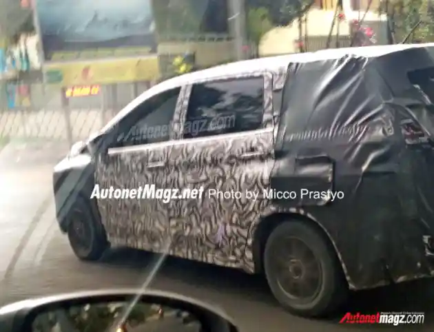 Foto - SPY SHOT: MItsubishi XM Versi Produksi Massal Tertangkap Basah Di Bandung