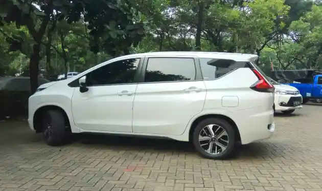 Foto - Komparasi Mitsubishi Xpander VS Toyota All New Rush