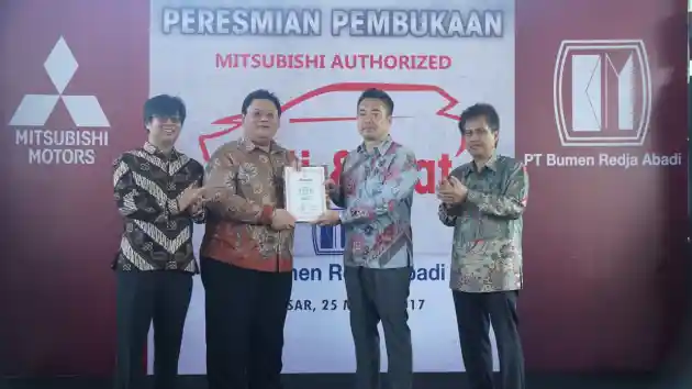 Foto - GALERI: Bengkel Perbaikan Bodi Terbaru Mitsubishi Di Denpasar (13 FOTO)