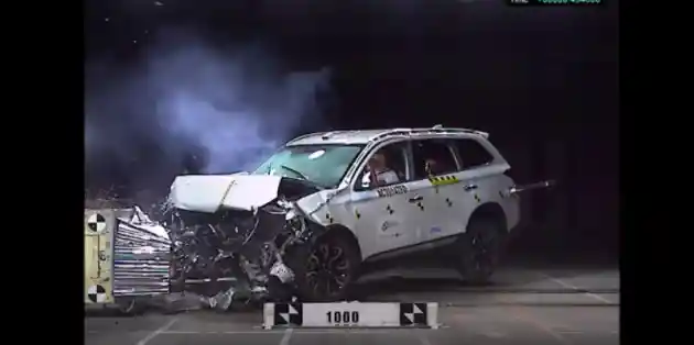 Foto - VIDEO: Crash Test Mitsubishi Outlander (ASEAN NCAP)