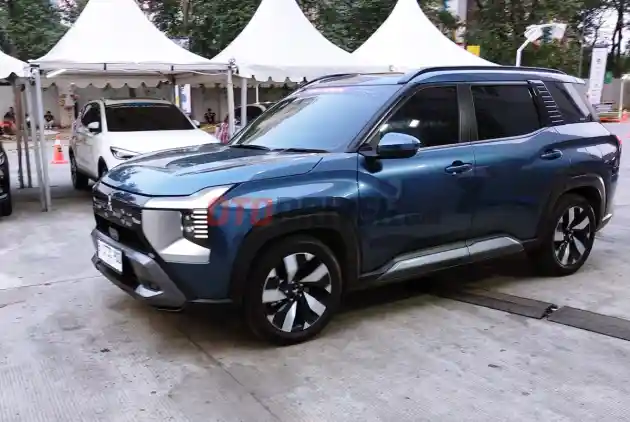 Foto - Desain Mobil Terbaik 2025 Di Jepang, Mitsubishi Destinator