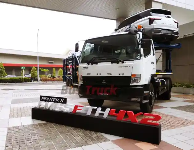 Foto - Fighter X FN 61 FSL, Calon Raja Jalanan Dari Mitsubishi Fuso