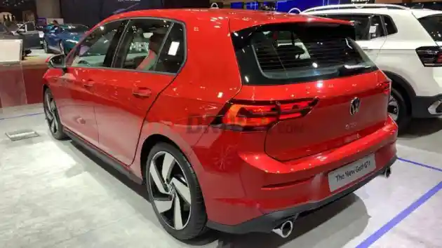 Foto - Melantai Di GIIAS, Intip Spesifikasi Lengkap VW Golf GTI Mk8