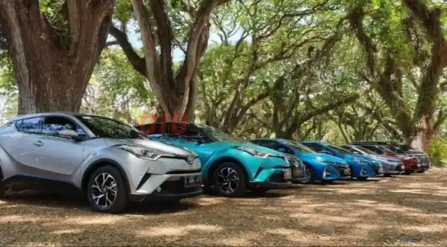 Foto - Jajal Trek Banyuwangi-Bali, Ini Konsumsi BBM Mobil Hybrid Toyota