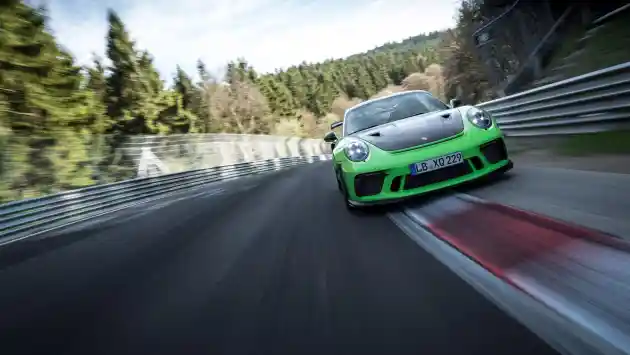 Foto - Inilah 5 Mobil Produksi Massal Terkencang di Nurburgring